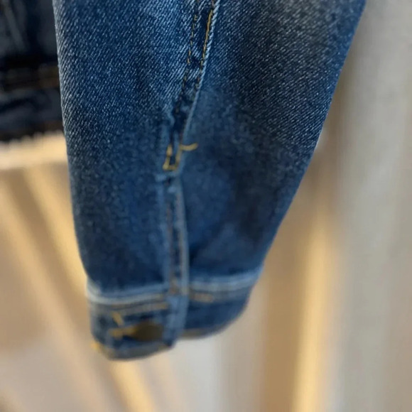 Universal Thread Freeborn Jean Jacket Size L. Customized Crocheted Trim. - Picture 6 of 8